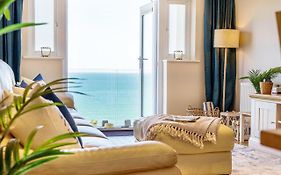 Carbis Bay - Luxury 3 Bed Penthouse Apartment With Sea Views Parking Sauna Balcony
